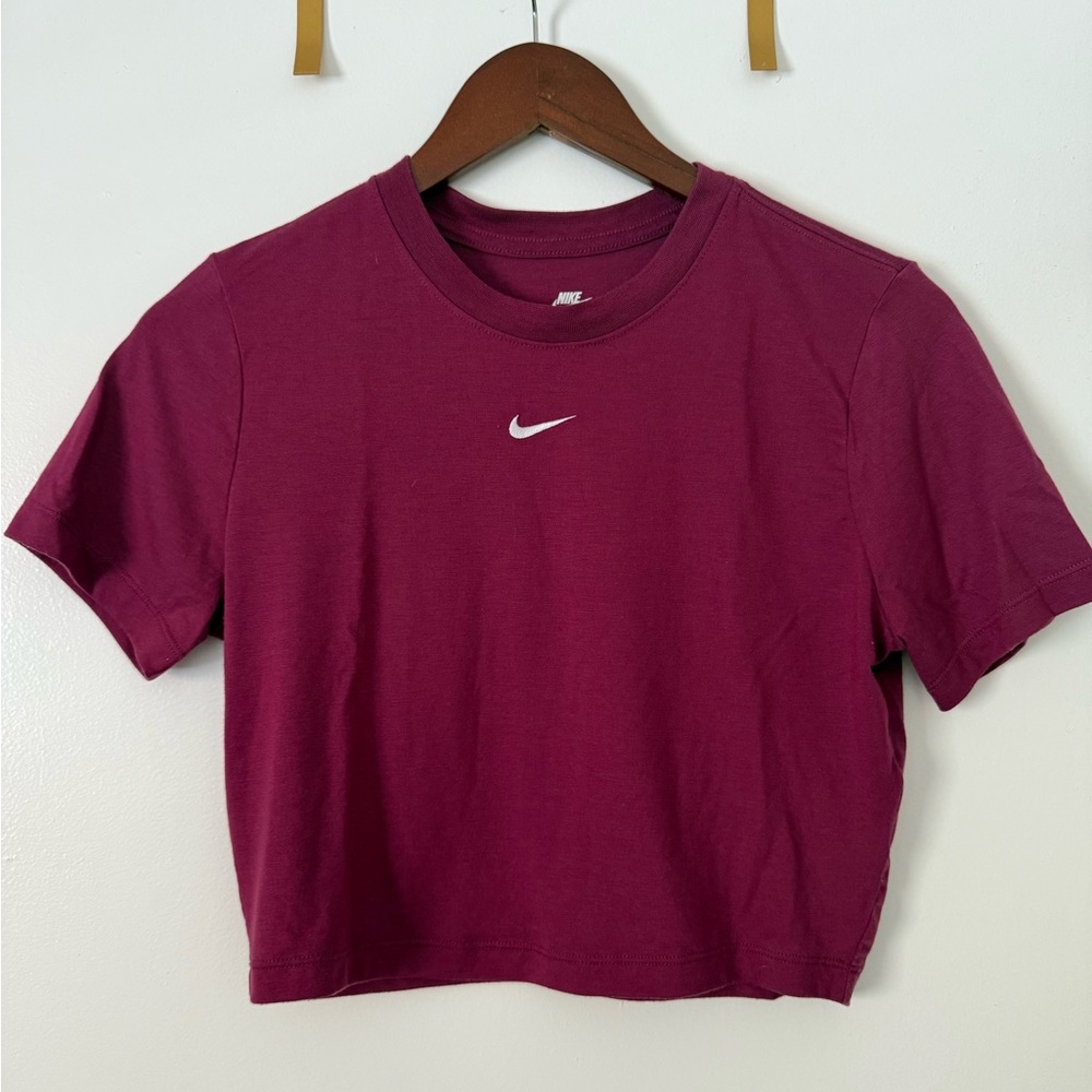 Nike short sleeve crop top